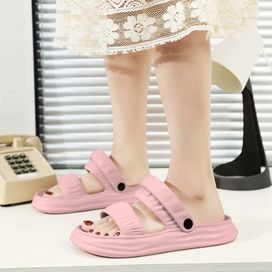 Освежете стилa си с нашите супер леки дамски сандали - Модна младежка