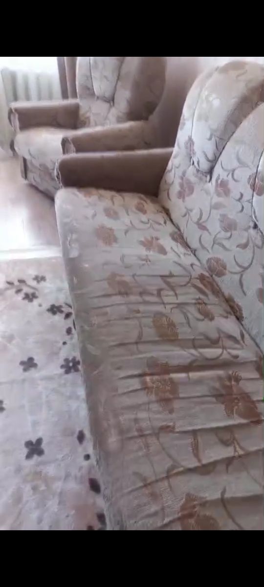 Отдам даром диван