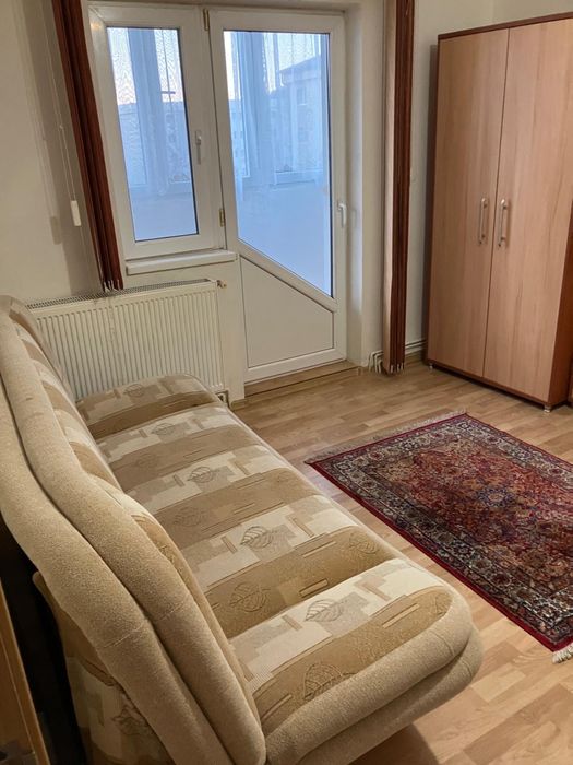 Inchiriez apartament 3 camere