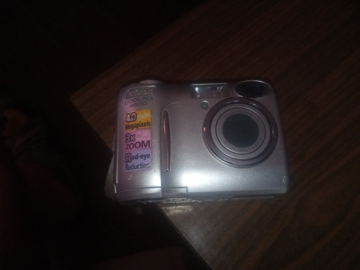 Aparat fografiat Nikon model  E4600