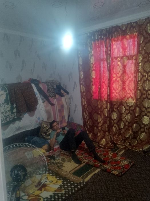 Uy satiladi qoskol3  de joldin boyi