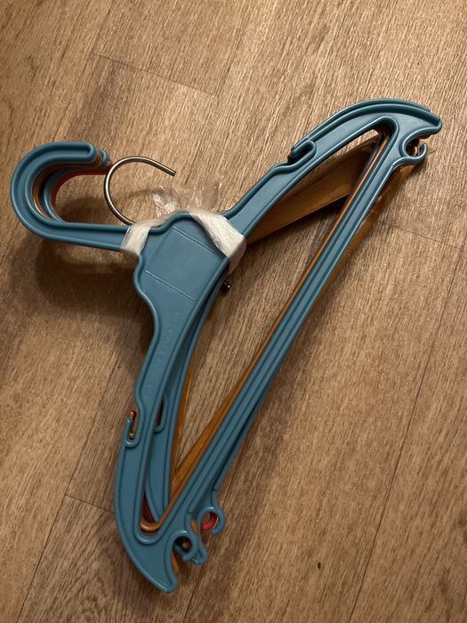 Продам плечики для детской одежды