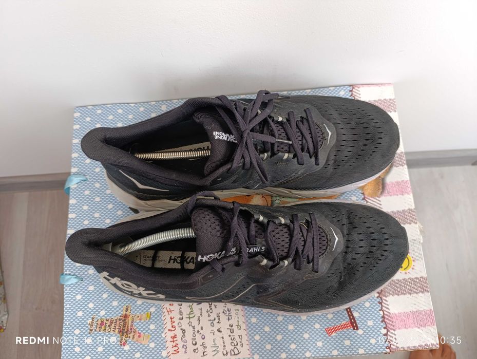 ''Hoka One One Arahi 5 Wide''оригинални маратонки 47 номер