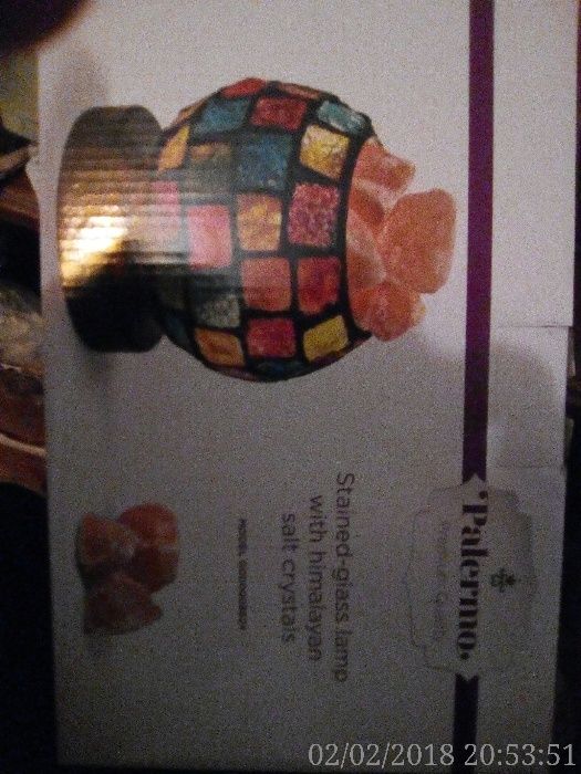 Veioza / lampa decorativa cu bucati cristale sare de himalaya inedita