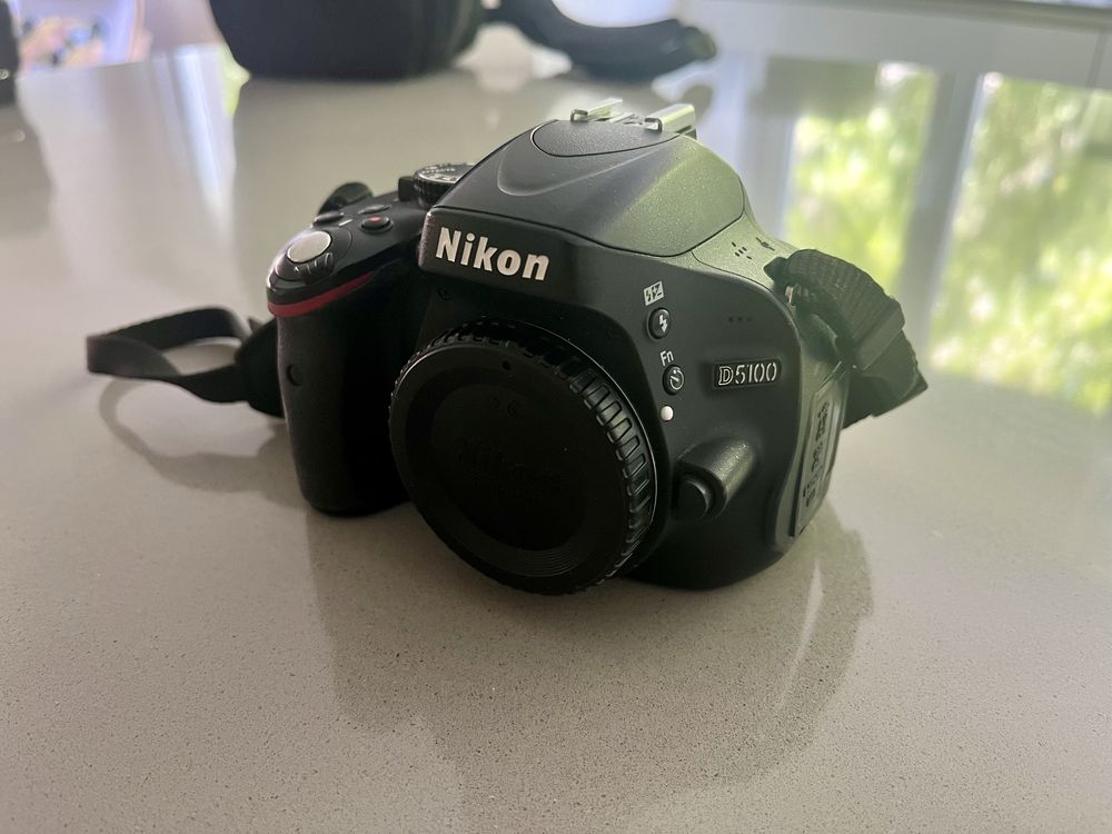Nikon D5100 + обектив