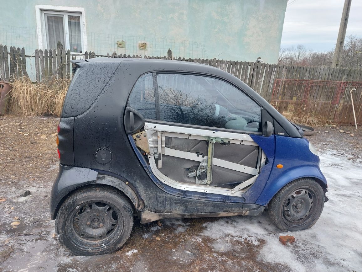 Dezmembrez / Dezmembrari Smart ForTwo 0.8