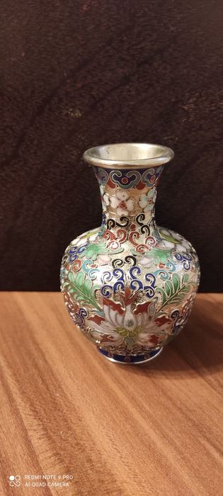 Vând  mini vaza cloissone