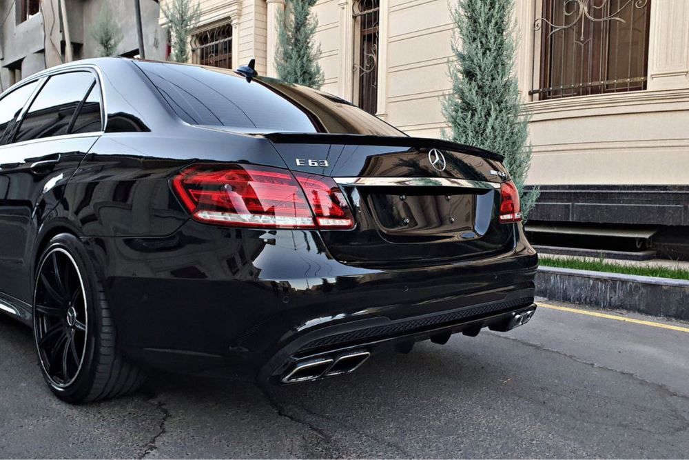 Mercedes Benz AMG W212 E63 Body Kit Состаяние Зор