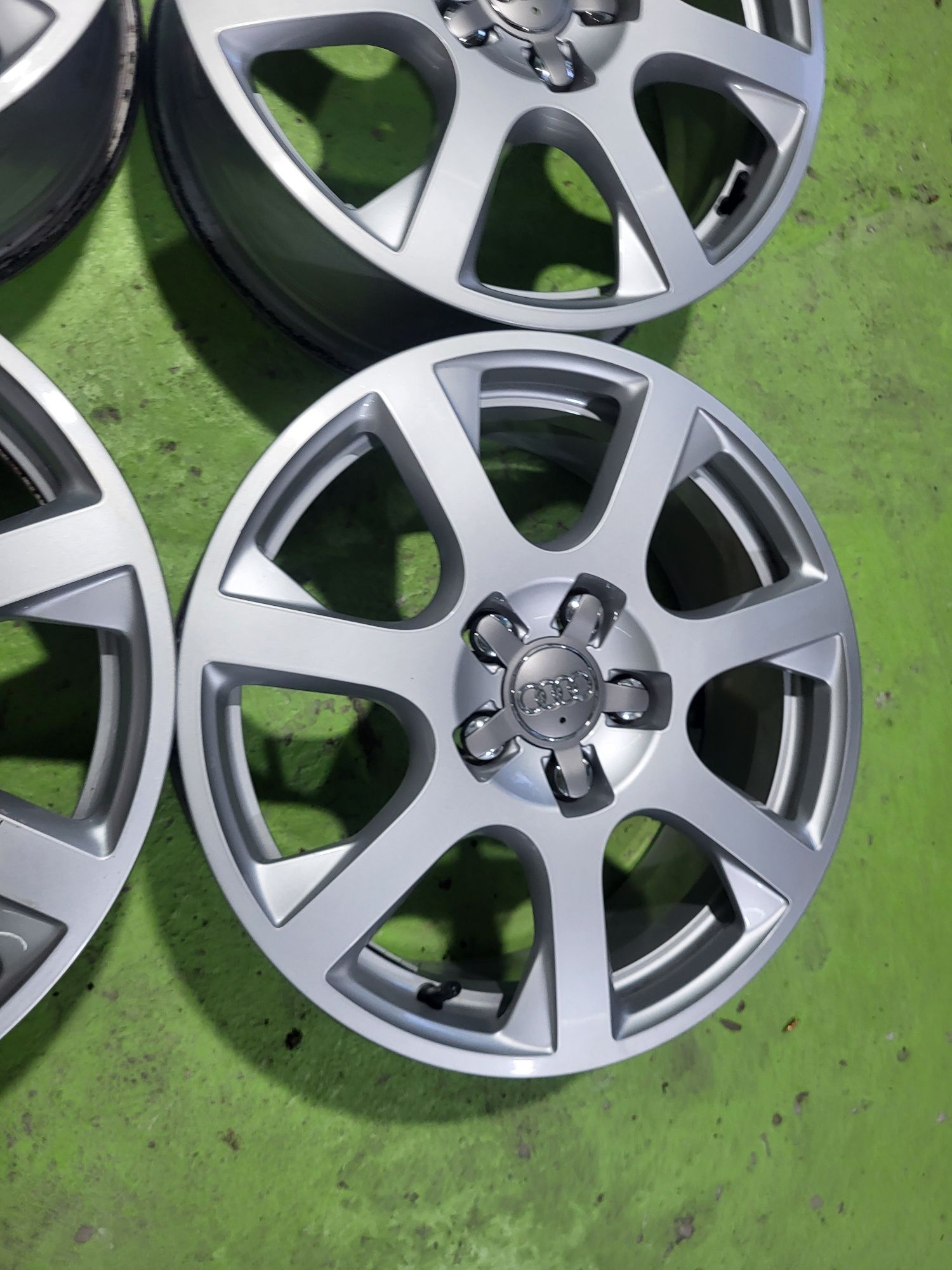 17 5x112 Audi A3 A4 A6 Q5 Vw Skoda 5х112