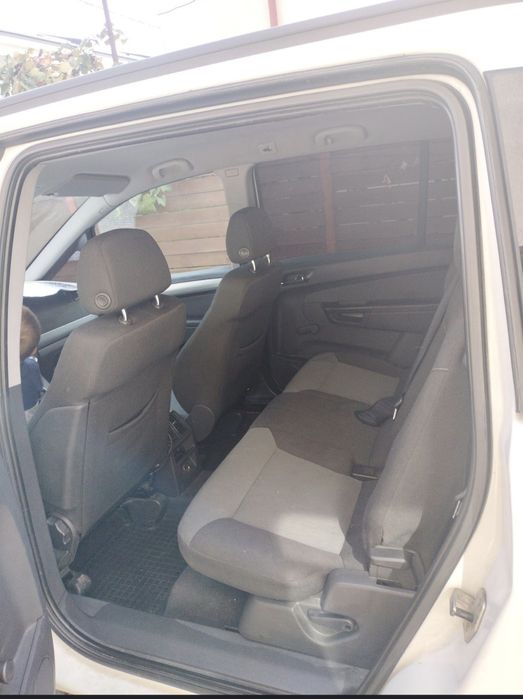 Opel Zafira b.   .