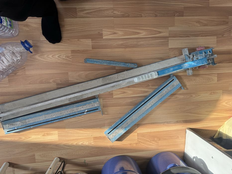 Плиткорез 120 и лазерный уровень