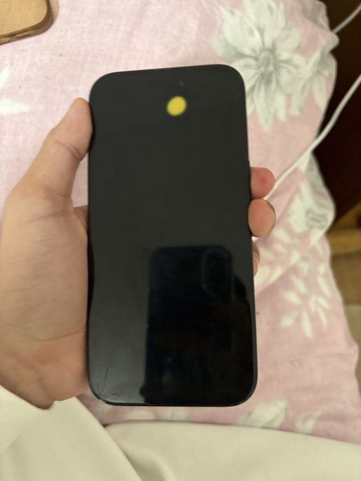 Vand iphone 15 baterie 91 la suta si are o pagta pe ecran