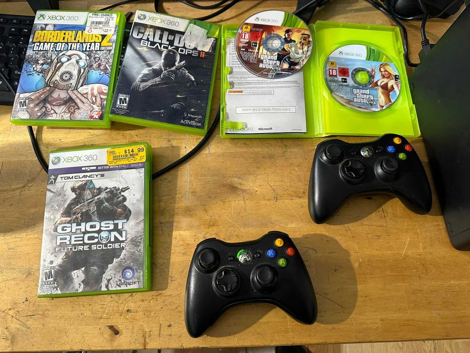 Consola xbox 360s cu gta 5 si alte jocuri