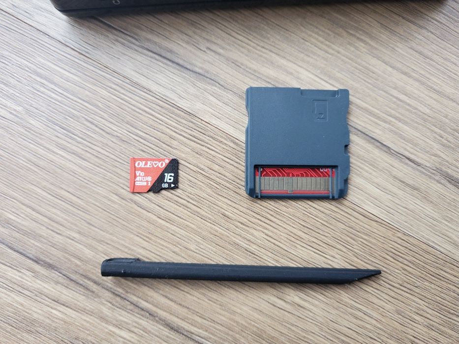 Nintendo DS Lite + 214 Игри