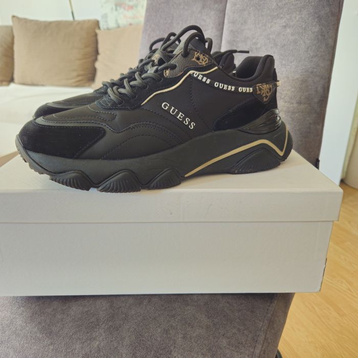 Сникърси  "Guess"