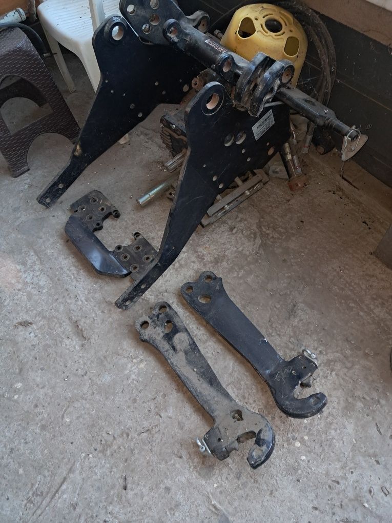Tiranți față,  priză putere față tractor Deutz