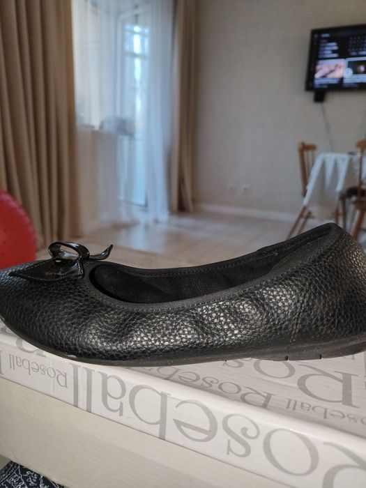 Недорого продам балетки в хорошем состоянии