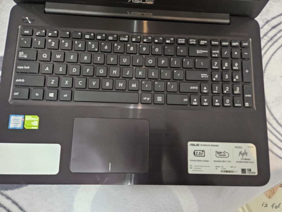 Laptop ASUS X556U