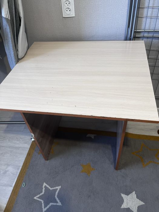 Продам стол за 5000