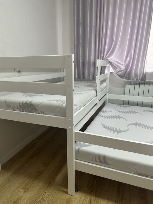 Детская кровать, 1 двухъярусная, 1 раздельная
