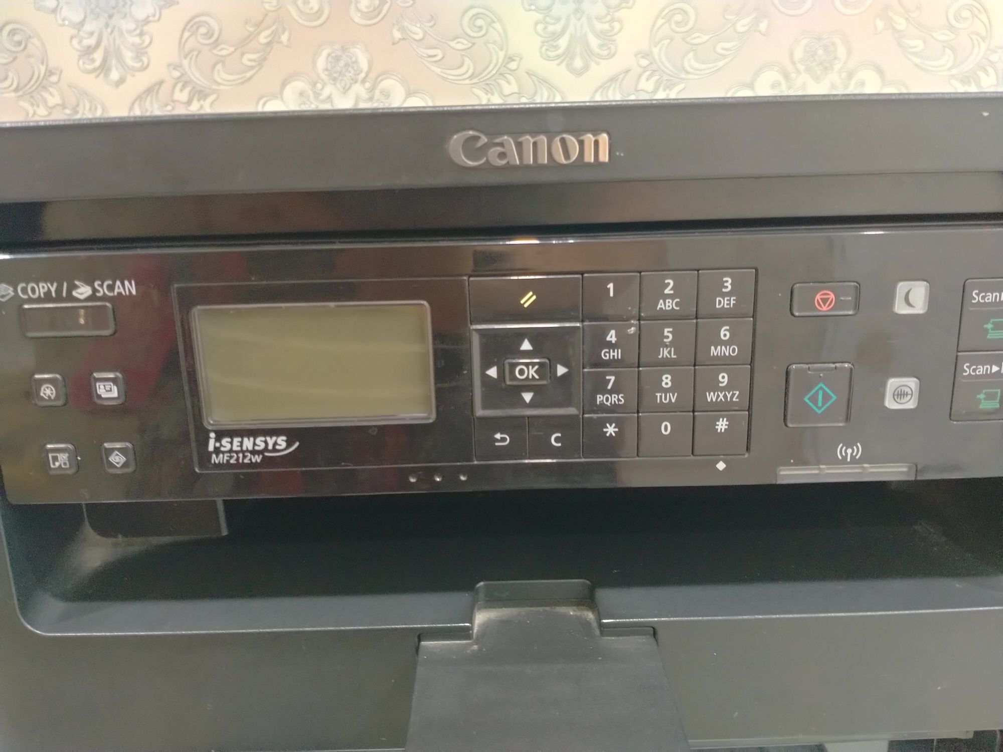 Продам принтер Canon MF212w.
