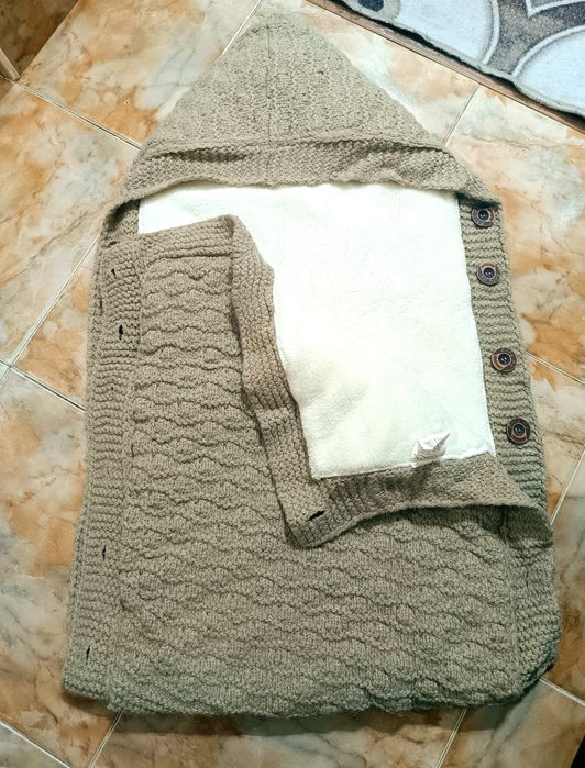 Продам комбинезон на новорожденного