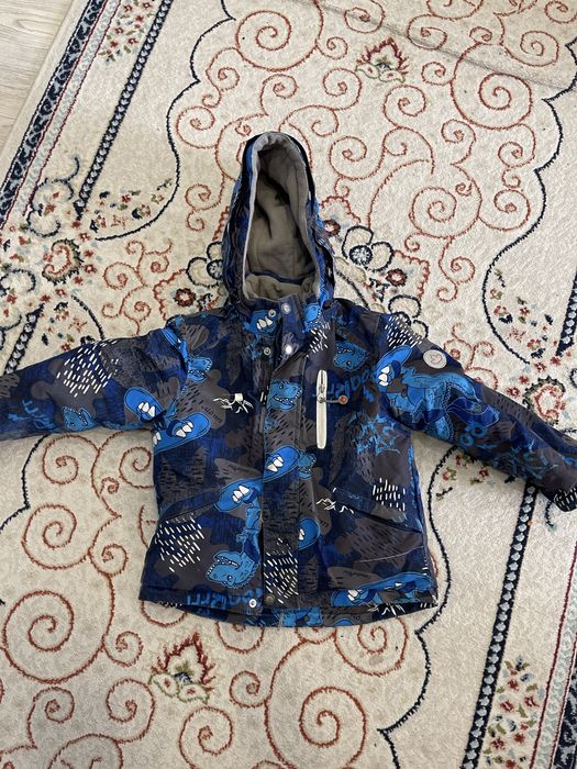 Продаетс куртка детская с комбинезоном