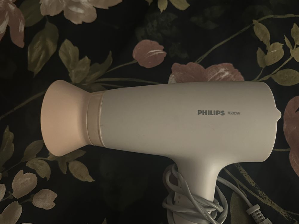 Uscător de par Philips 1600w