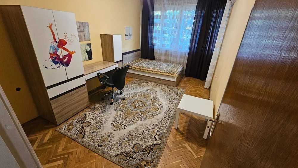 Продава се Многостаен апартамент в Пловдив, Остромила - 140 кв.м за 1643 €/кв.м - Снимка #1