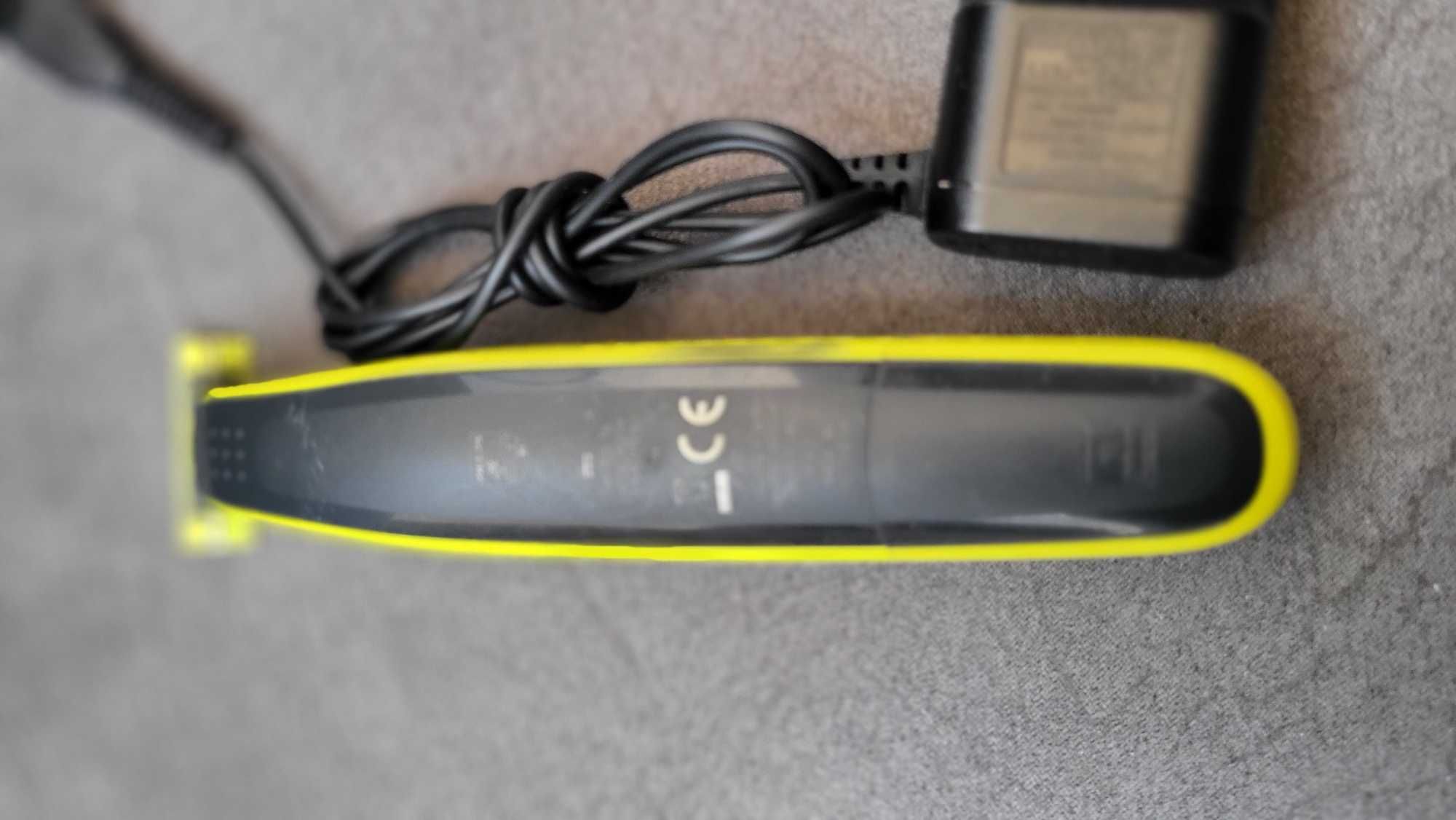 PHILIPS OneBlade  aparat de tuns si barberit+incarcator