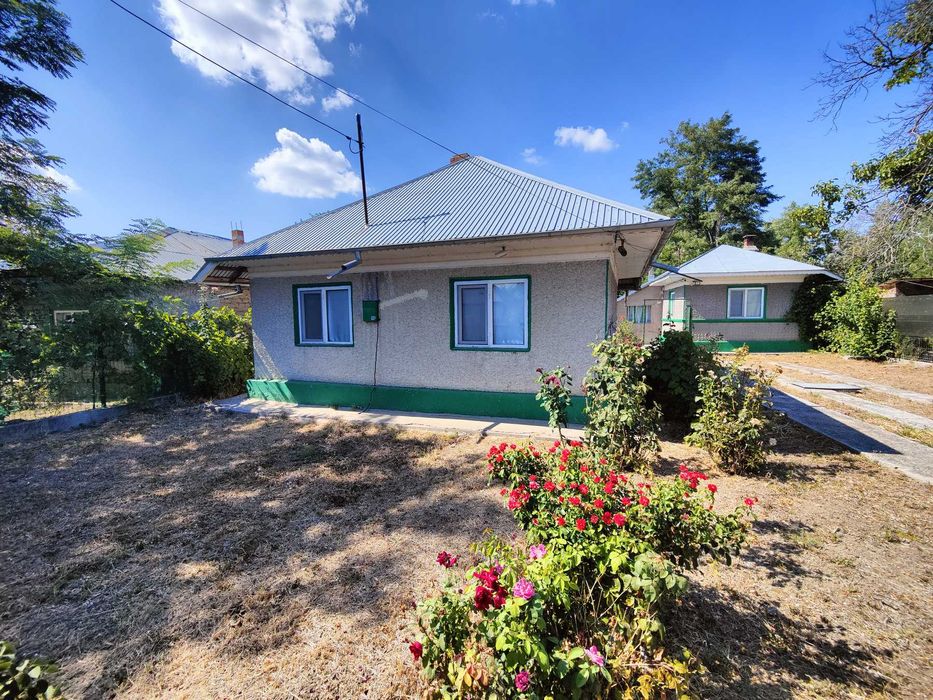 Vând proprietate cu 2 case în Comuna Mănăstirea, Călărași