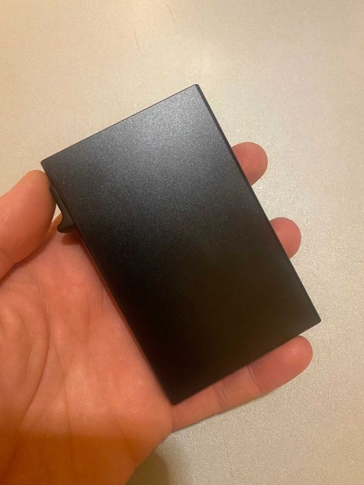 Portofele/Card Holderuri Noi / Ultra Slim si Minimalist