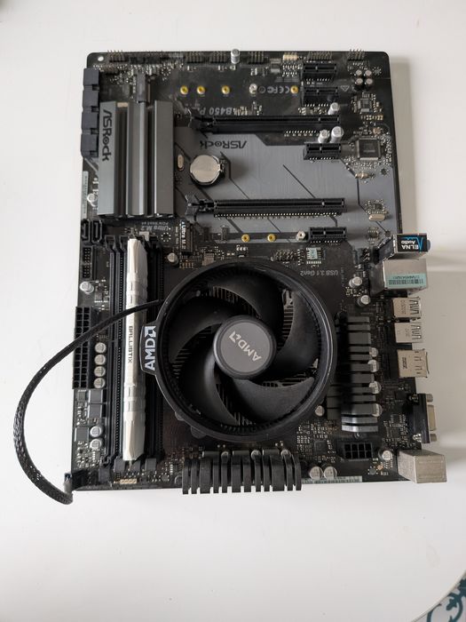 Kit placa de baza asrock b450 pro 4 + procesor ryzen 1200AF + cooler