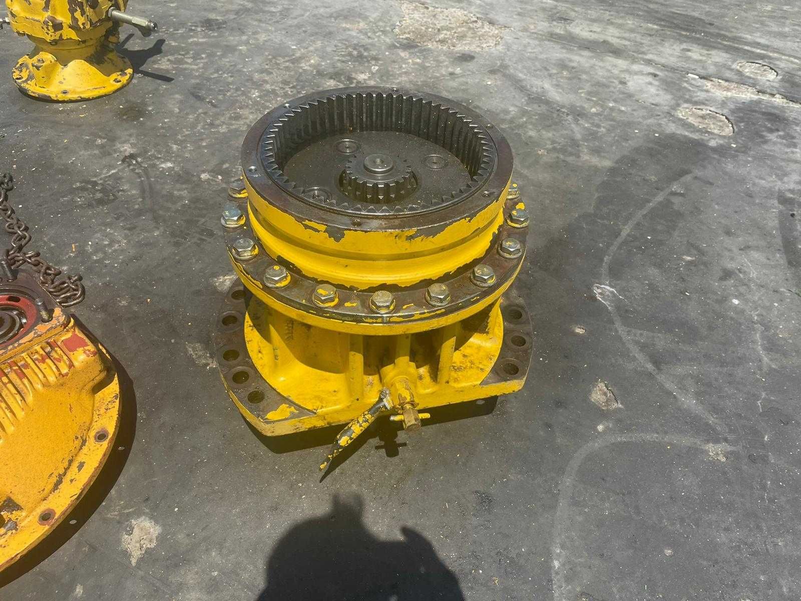 Reductor de rotire , pinion de rotire Komatsu PC 240