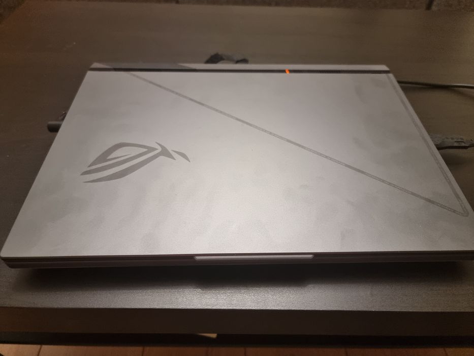 Vând laptop gaming