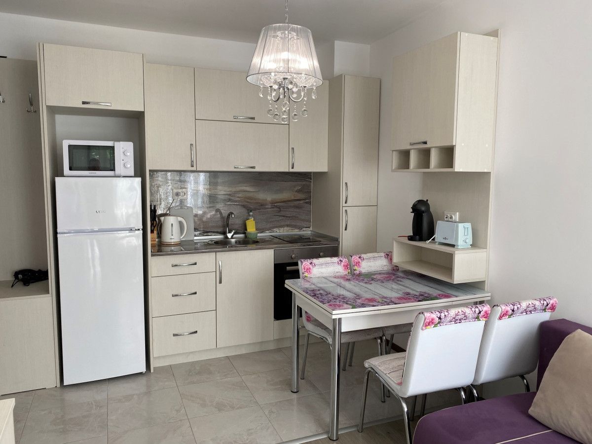 Продава се Двустаен апартамент в Приморско - 49 кв.м за 1327 €/кв.м - Снимка #1