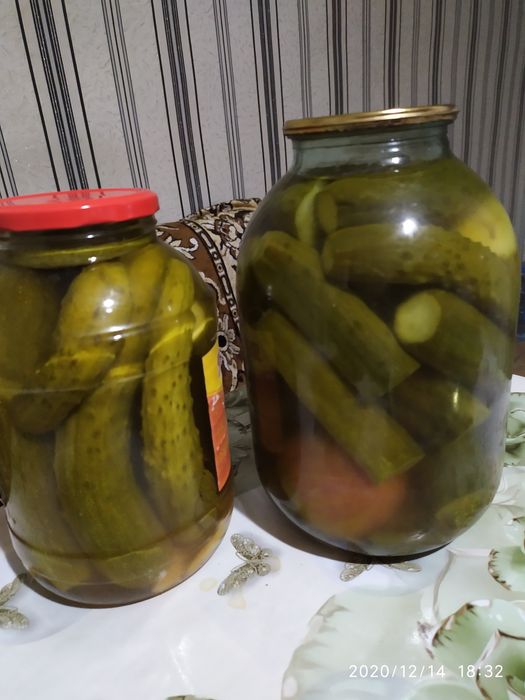 Продам солёные огурцы, помидоры, ассорти.