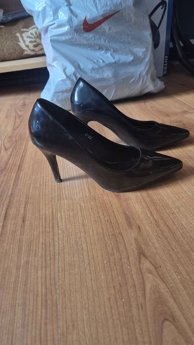 Pantofi cu toc stiletto nr 36