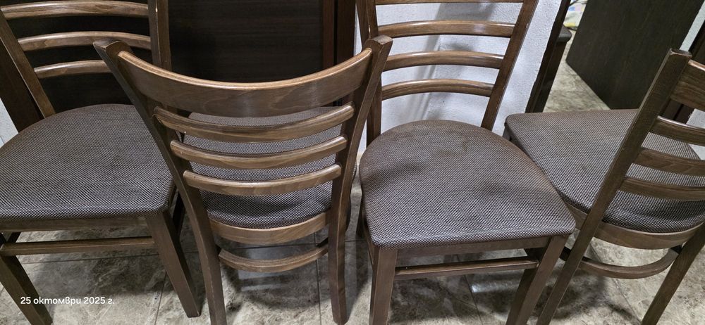 Трапезни столове