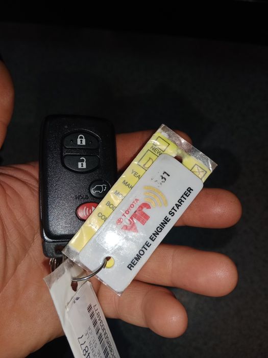Ключи от тайота венза