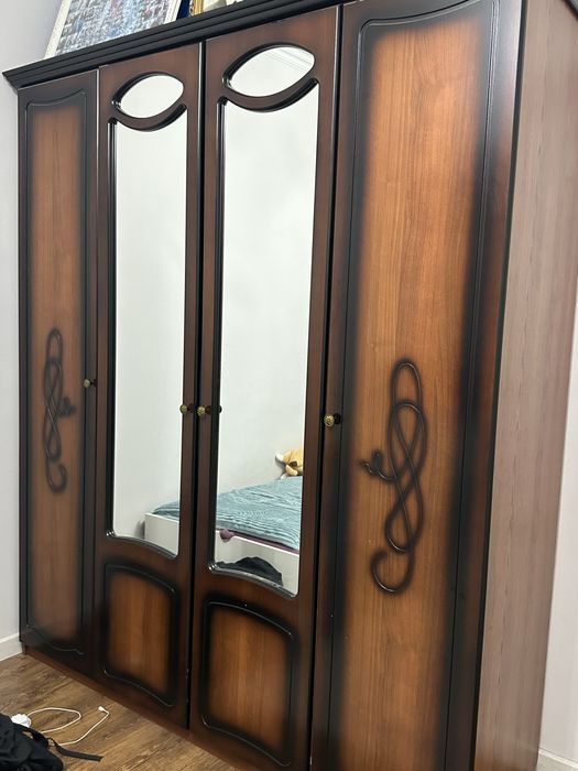 шкаф с комодом продается