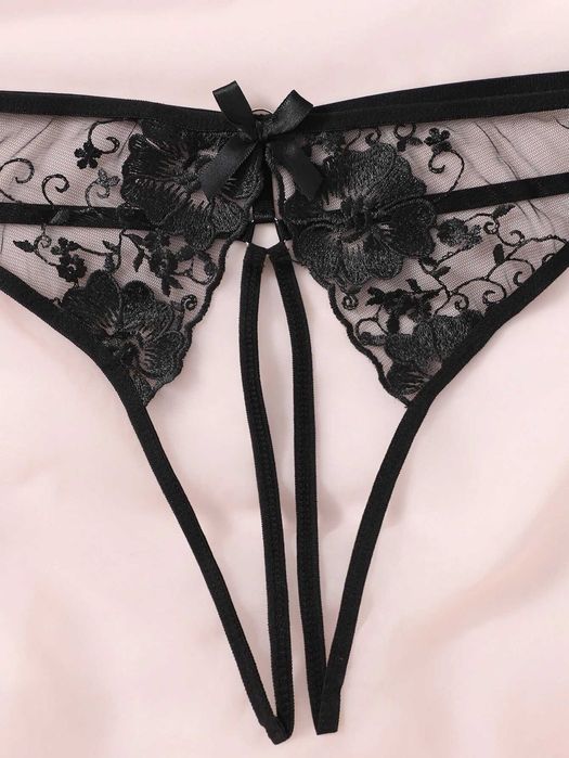 Set lenjerie sexy crotchless cu broderie