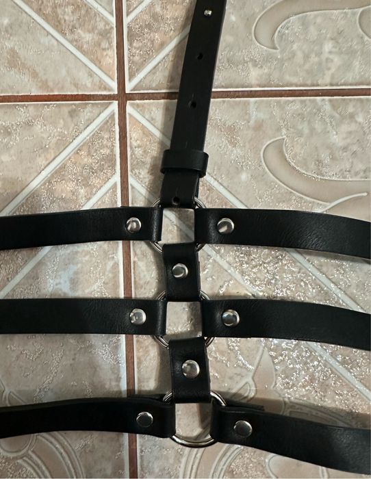 Curea Bershka neagra stil ham cu bretele