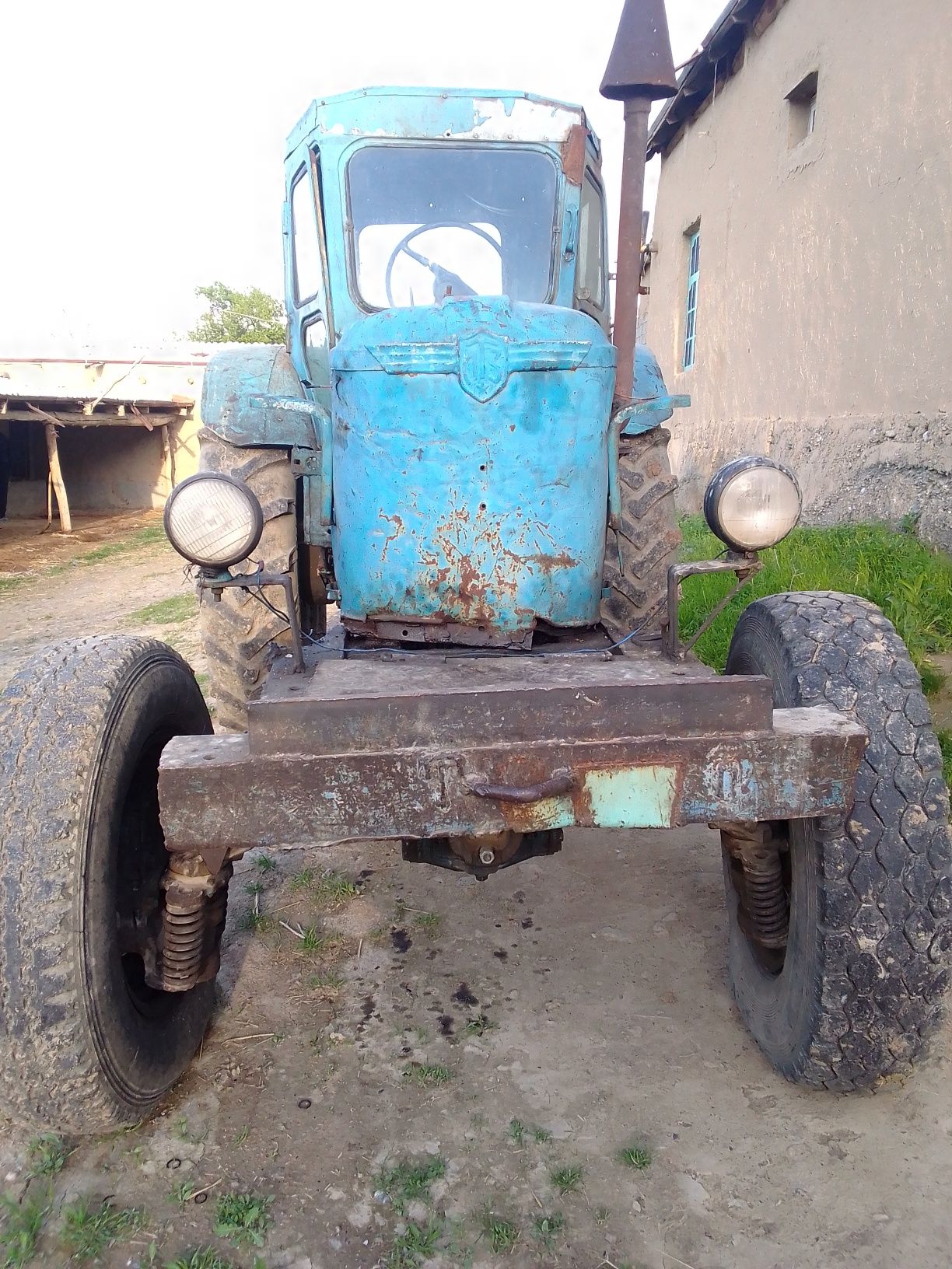 T40 traktor 1 yil kafolati bilan