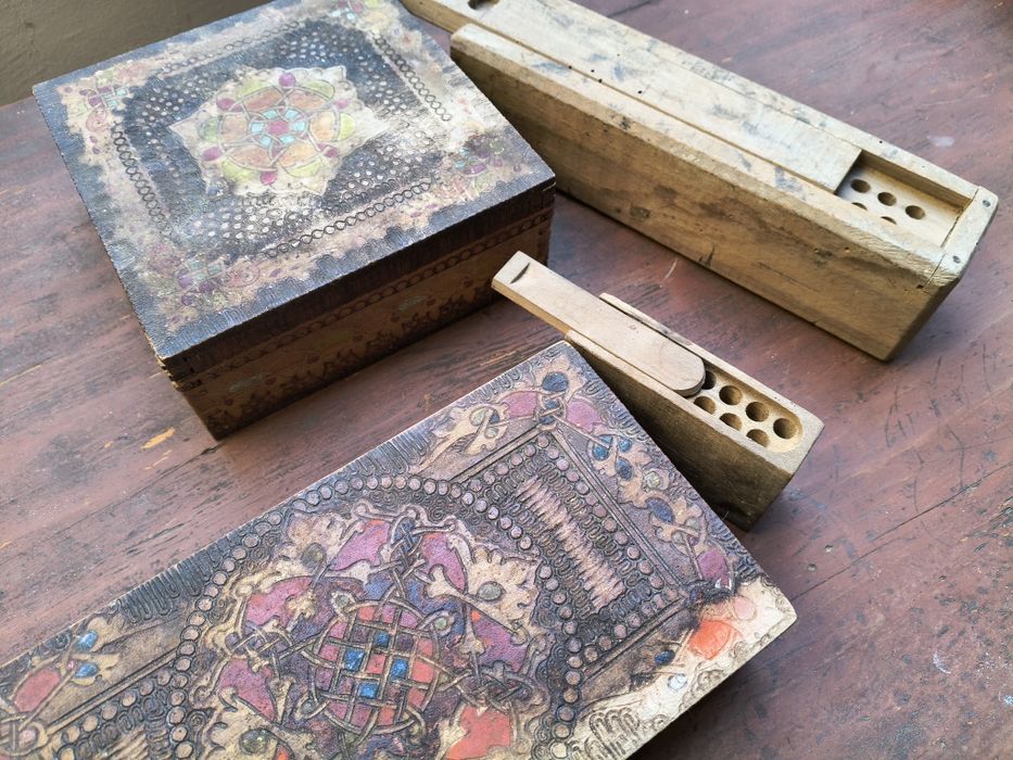 Лот старинни кутии всички за 30 лв