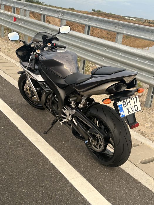 Vand Yamaha R1 impecabila