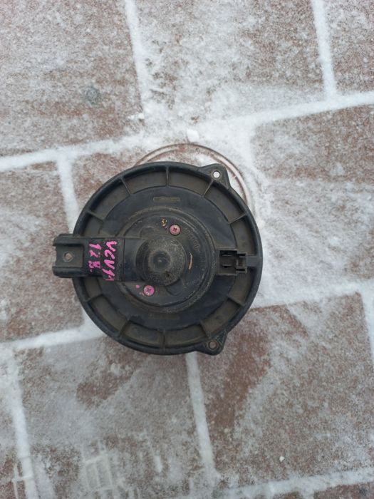 Моторчик печки Тоиота Карина Е