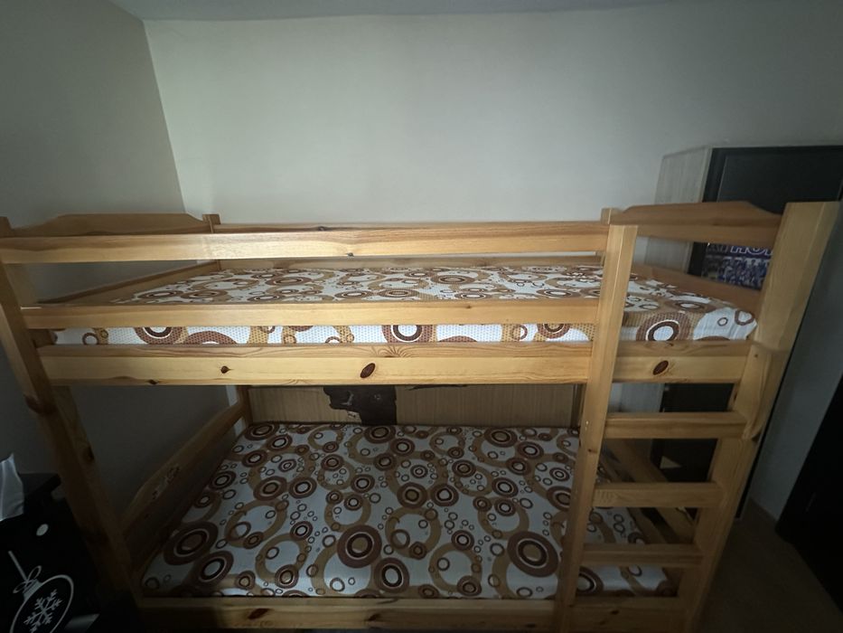 Масивно двуетажно легло