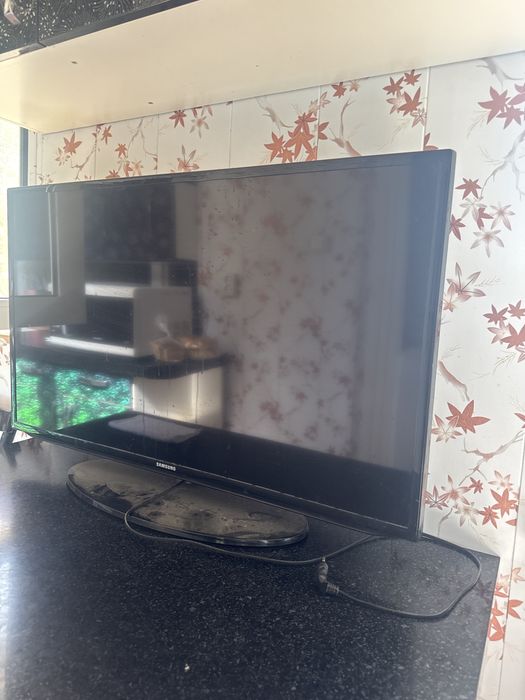 Самсунг телевизор UE40EH5000W