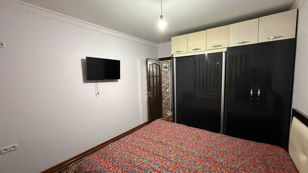 N.12117 Продается 2х комнатная переделано 3х комнатная квартира